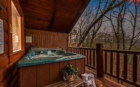 Log Cabin, Hot Tub, Fireplace, Pool Table & Views!