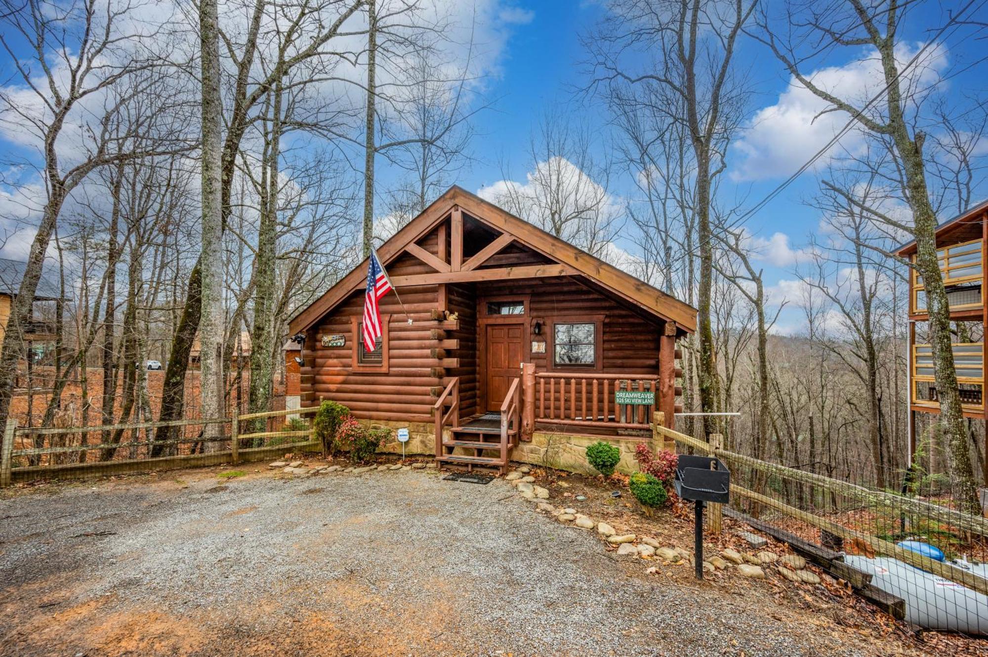 Log Cabin, Hot Tub, Fireplace, Pool Table & Views! Sevierville Exterior photo